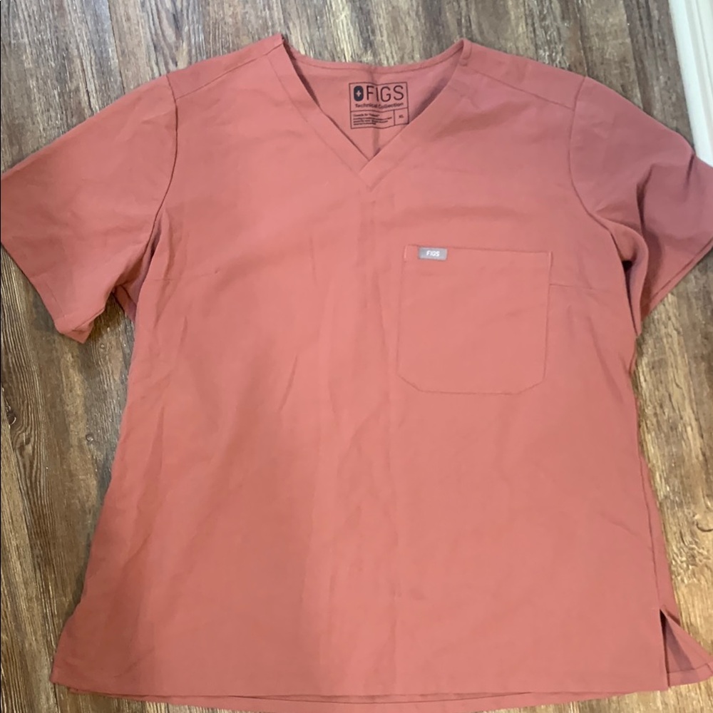 FIGS Womens Catarina One Pocket Scrub Top Mauve XL